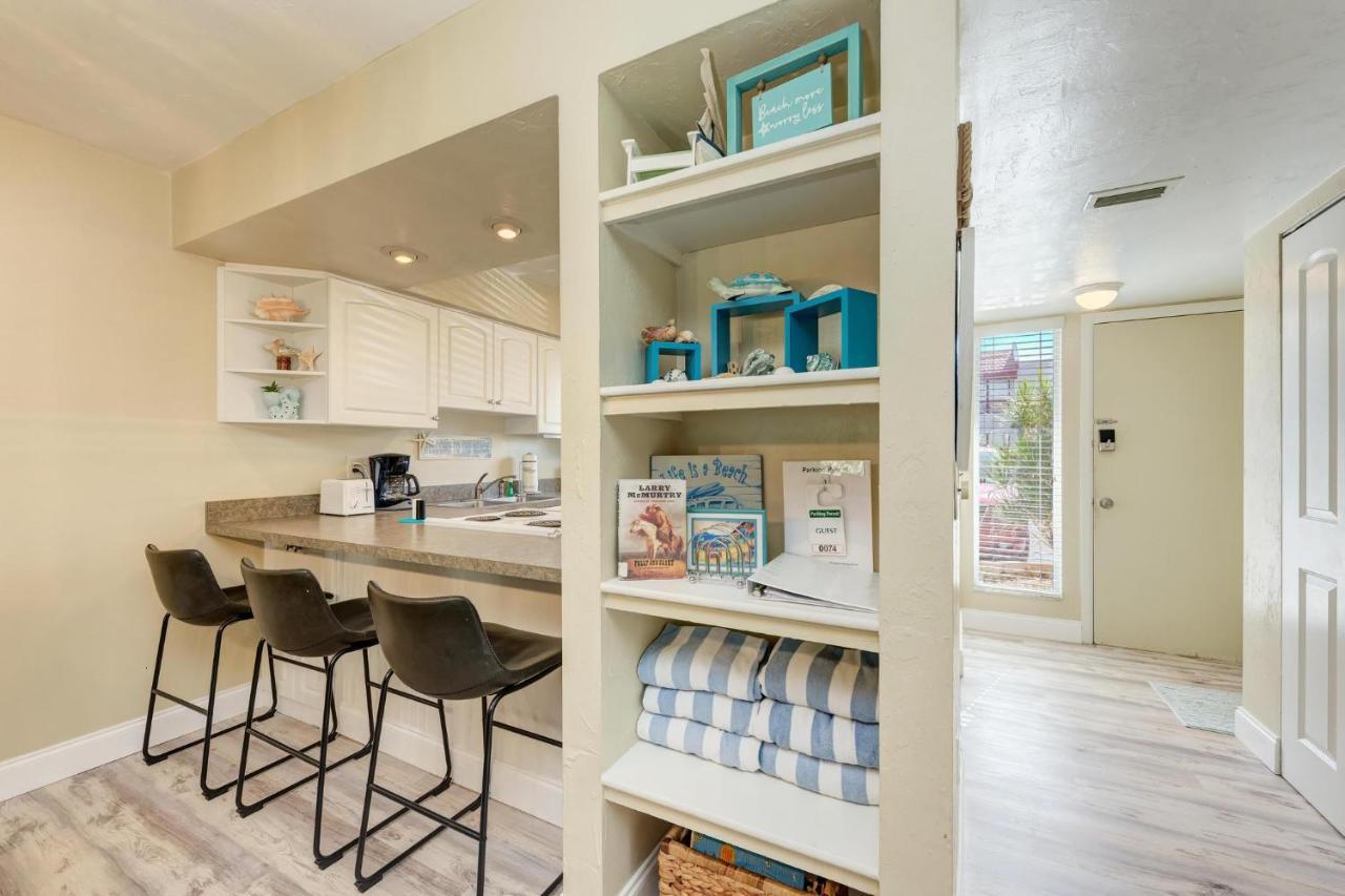 Anna Maria Island Runaway Tropical Dream-One Minute Walk To The Beach-Heated Pool Bradenton Beach Exteriör bild