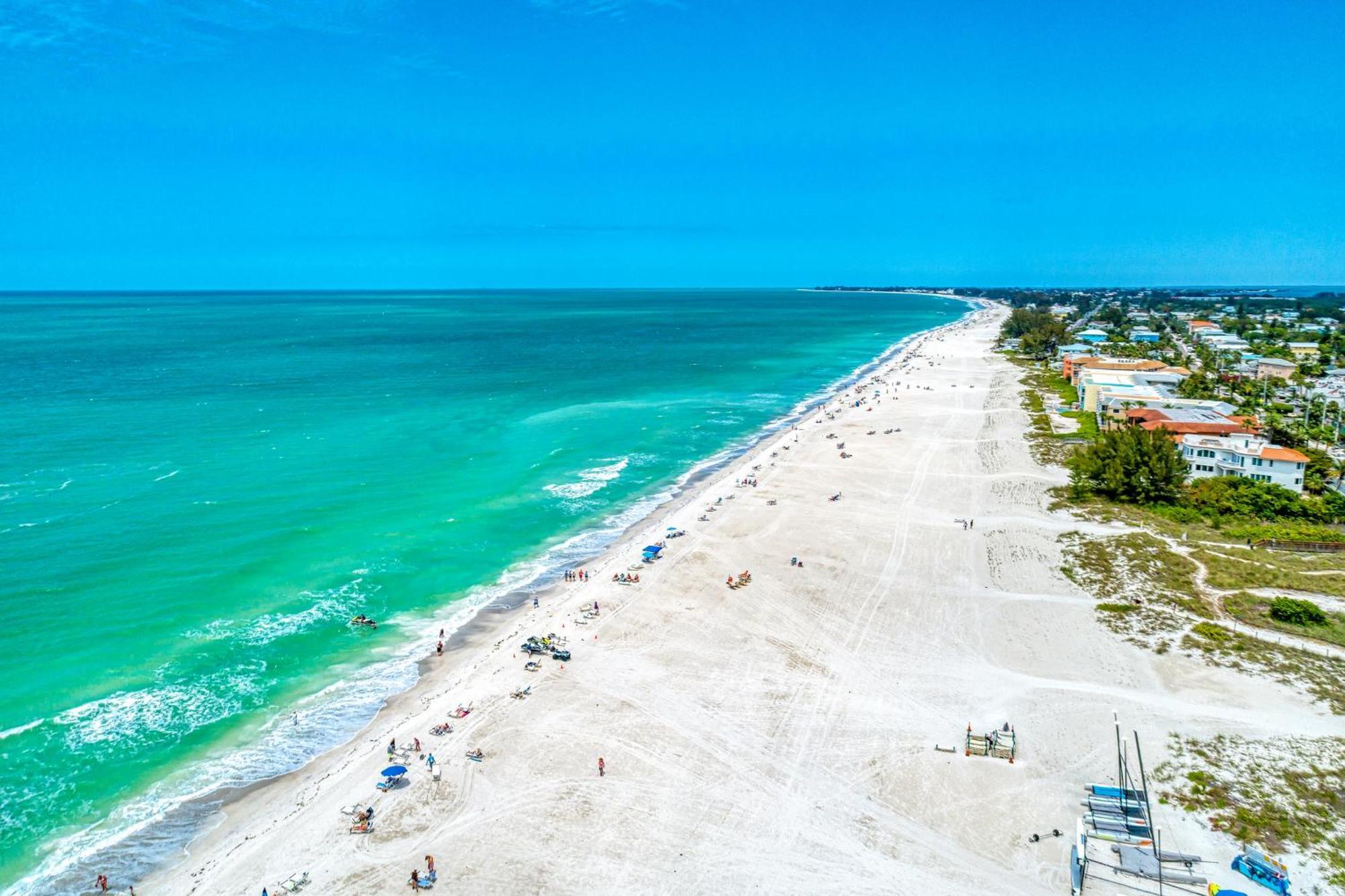 Anna Maria Island Runaway Tropical Dream-One Minute Walk To The Beach-Heated Pool Bradenton Beach Exteriör bild