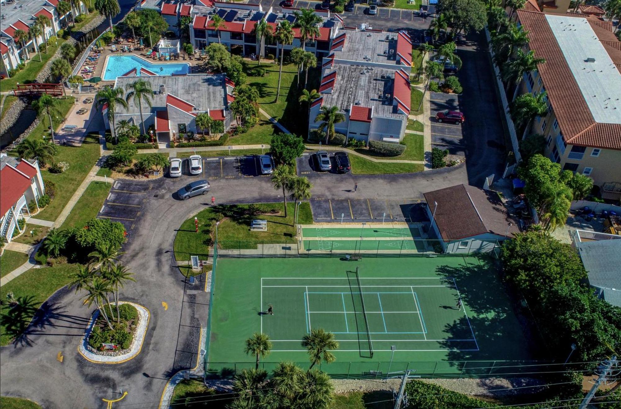 Anna Maria Island Runaway Tropical Dream-One Minute Walk To The Beach-Heated Pool Bradenton Beach Exteriör bild