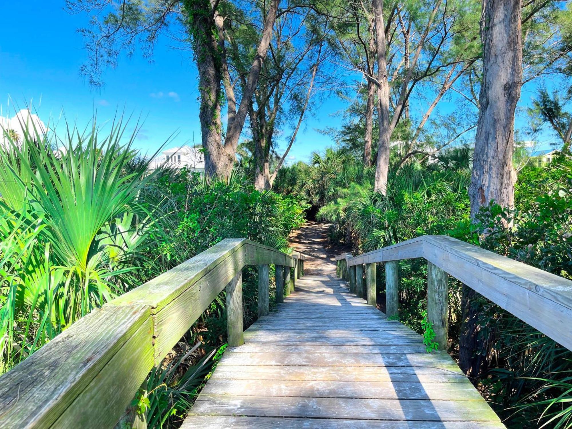 Anna Maria Island Runaway Tropical Dream-One Minute Walk To The Beach-Heated Pool Bradenton Beach Exteriör bild