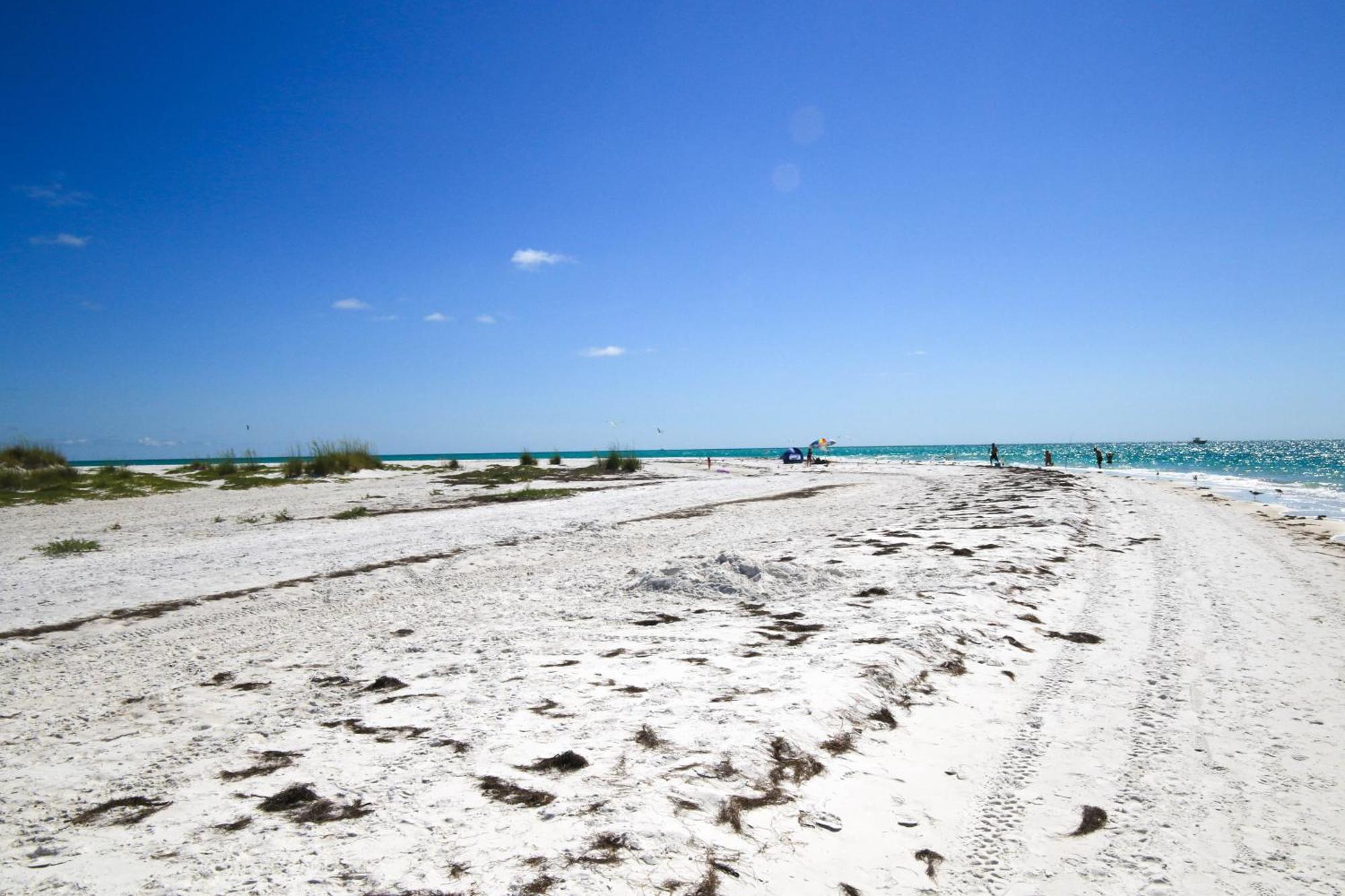 Anna Maria Island Runaway Tropical Dream-One Minute Walk To The Beach-Heated Pool Bradenton Beach Exteriör bild