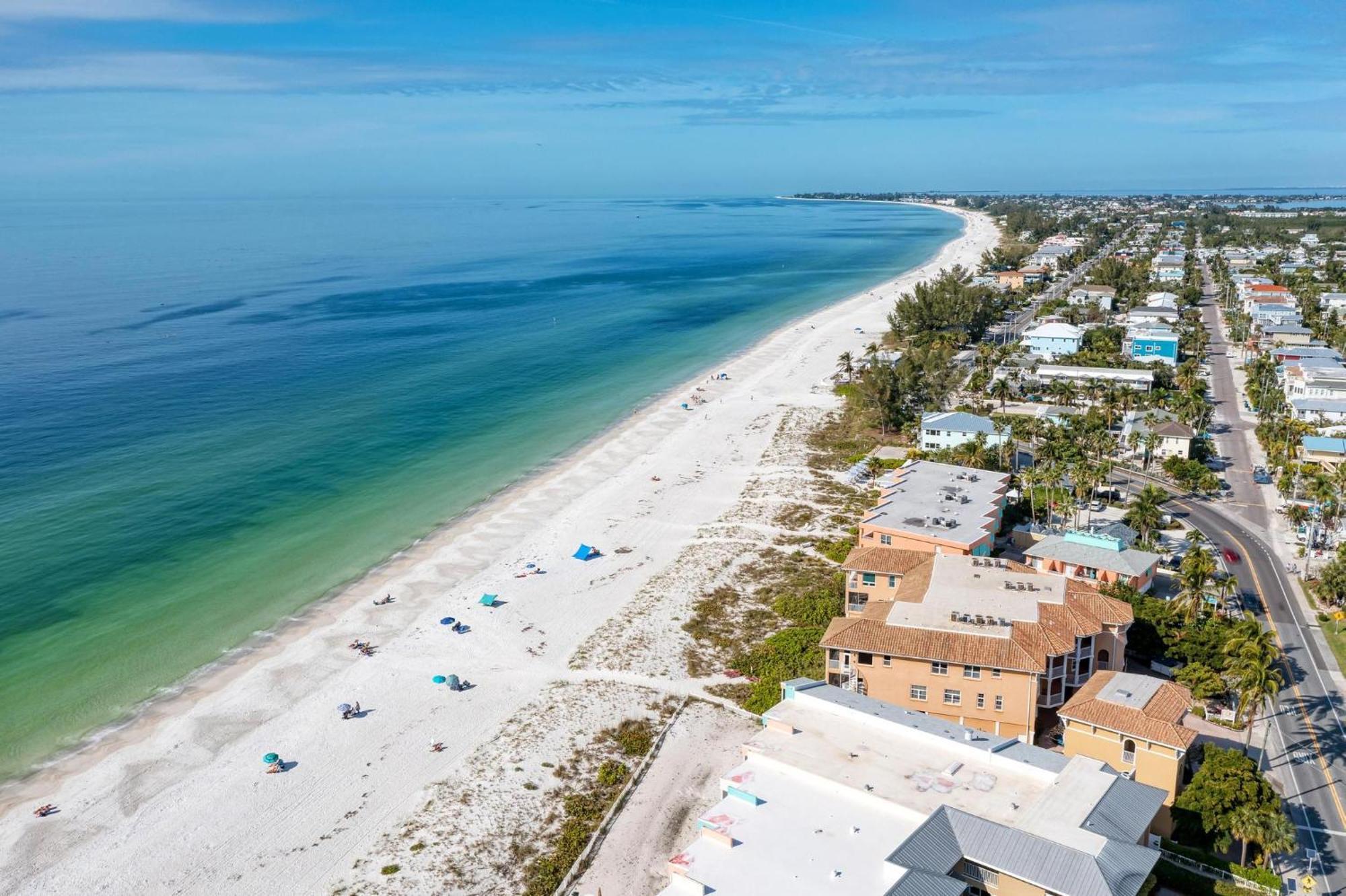 Anna Maria Island Runaway Tropical Dream-One Minute Walk To The Beach-Heated Pool Bradenton Beach Exteriör bild