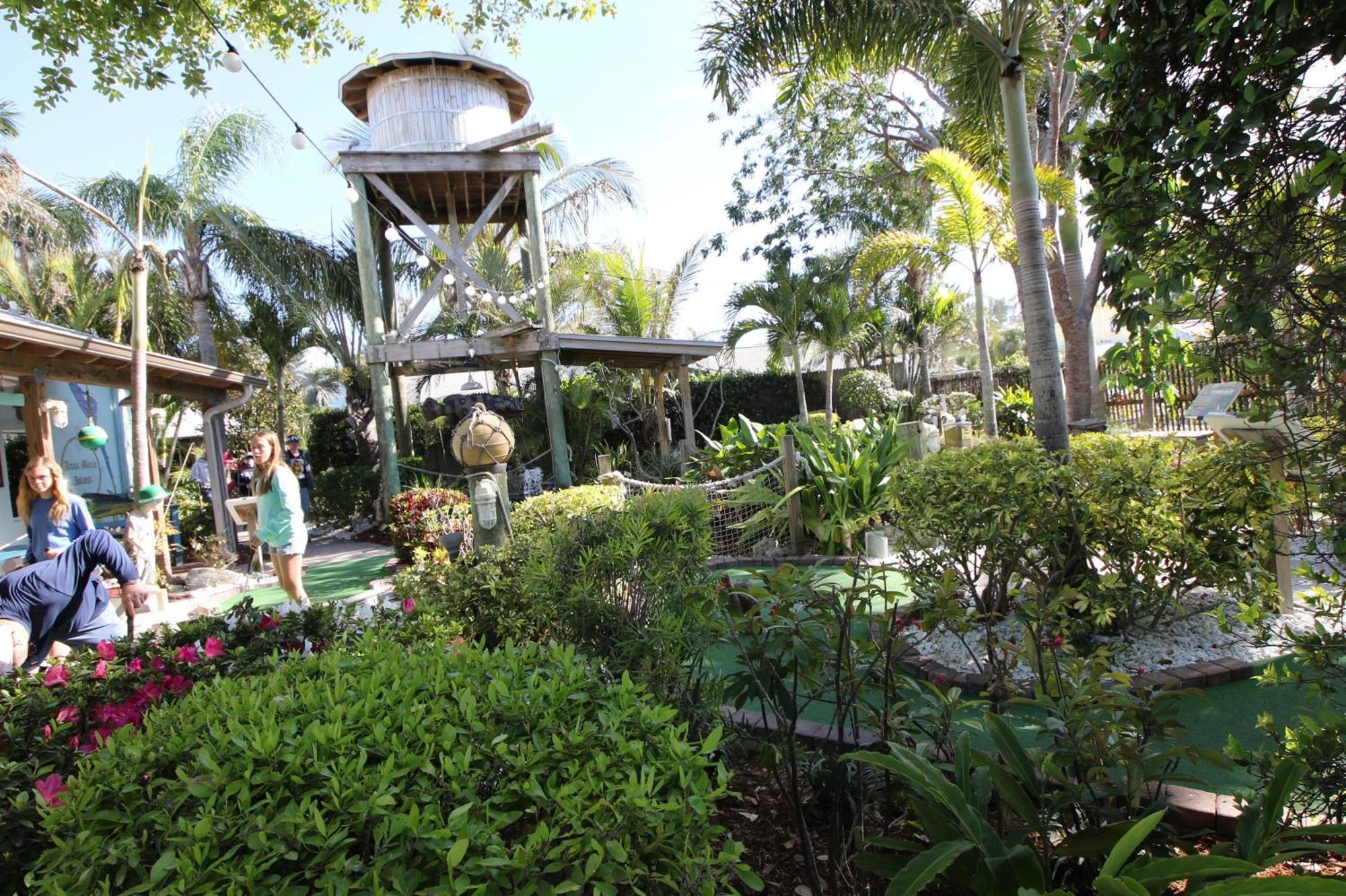 Anna Maria Island Runaway Tropical Dream-One Minute Walk To The Beach-Heated Pool Bradenton Beach Exteriör bild
